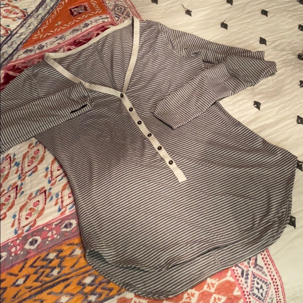 Women’s Lululemon long sleeve shirt